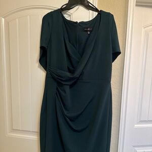 Betsy & Adam Plus "Eva" Short Scuba Crepe Wrap Drape Back - Pine / 16W